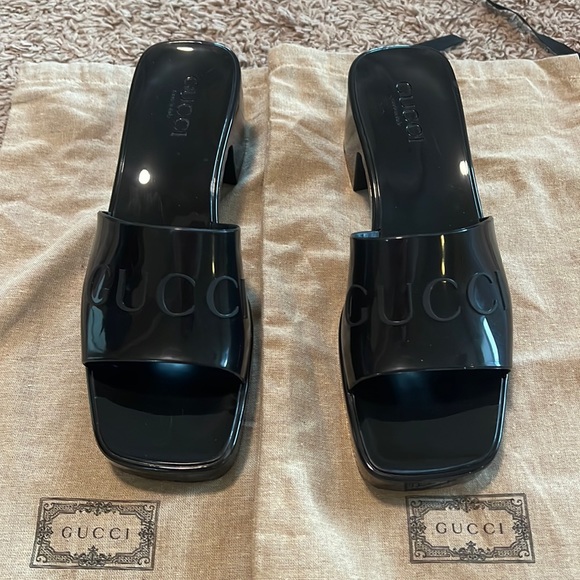 Gucci Nero sandal. - Picture 1 of 8